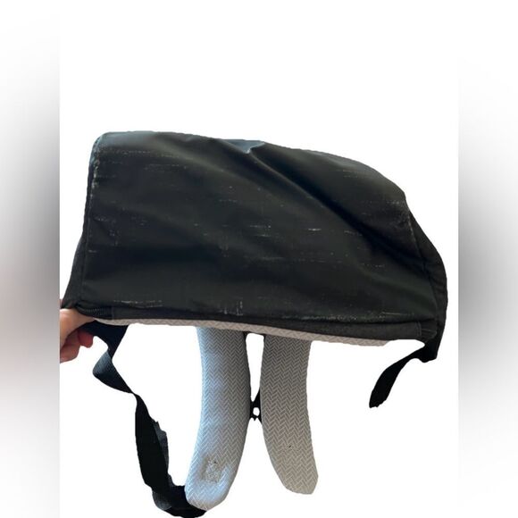 Samsung Modern Tech Backpack – Black Laptop & Travel Bag - Picture 9 of 9